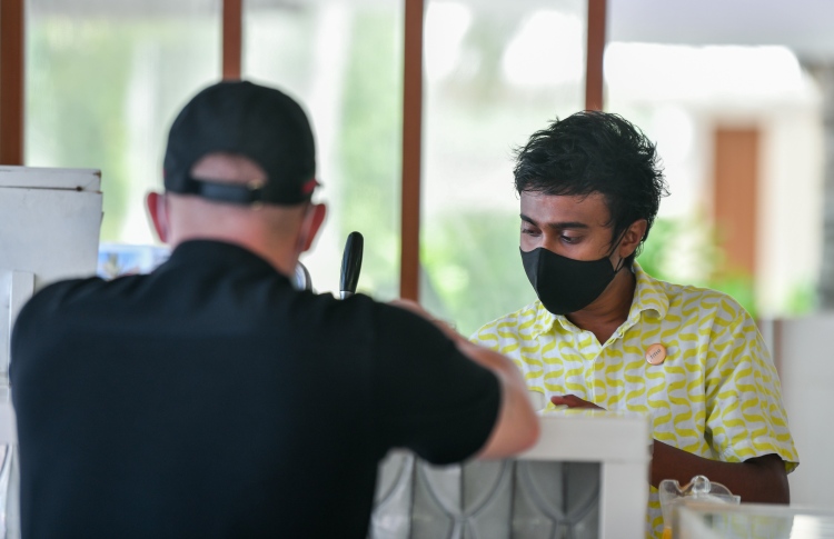 ތިން ރިސޯޓަކުން ސާވިސްޗާޖަށް ބައިލައްކަ ރުފިޔާ