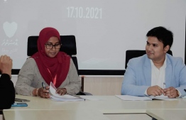 Managing Director of Aasandha Mariyam Shafeeq (L) signs agreement with Rainbow Children's Medicare Hospital on October 17, 2021 -- Photo: Aasnadha