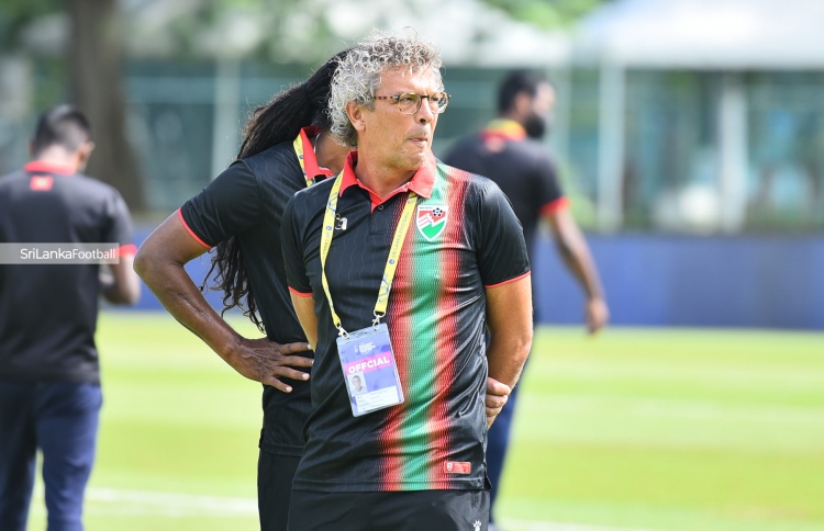 އަހަރެމެންނަށް ވަގުތުދީ، ދިވެހި ޓީމު ބަދަލުކުރާނަން