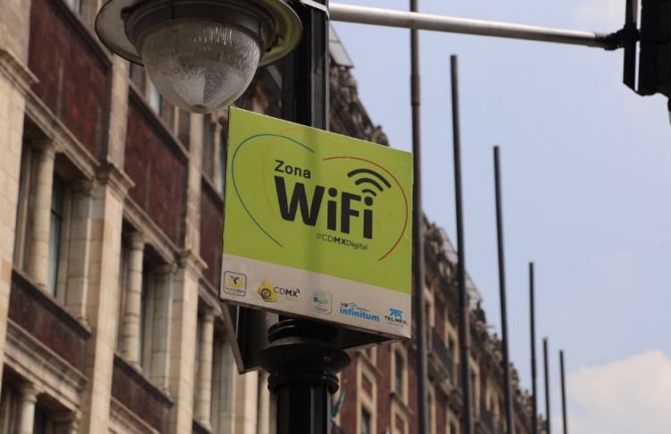 ހިލޭ ވައިފައިއާ އެކު މެކްސިކޯ އަށް ރެކޯޑެއް