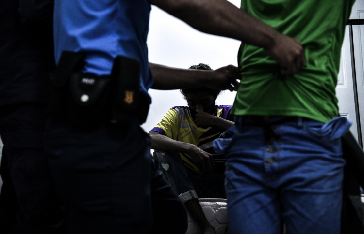 ޖީބުން ފެނުނަސް، ޗެއިން ދިމާނުވާތީ ކުށް ސާބިތެއްނުވި