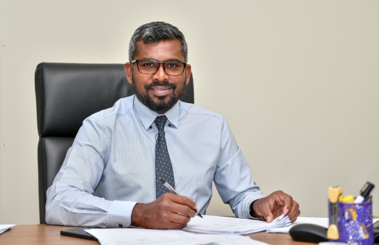 އެޗްޑީސީގެ އެމްޑީއަކަށް އާތިފް