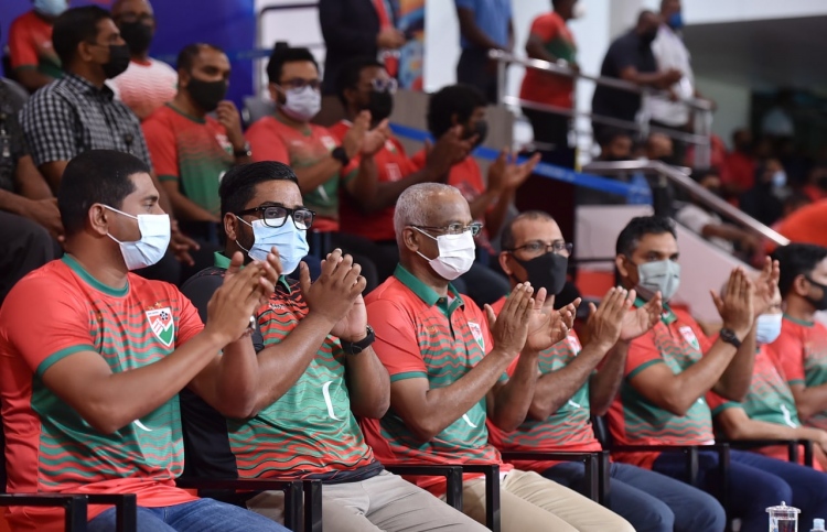 ކުޅިވަރަކީ ކުޅިވަރެއްނޫނެވެ! ބޯޅަ އޮތީ ބައިކޮޅުގައެވެ!