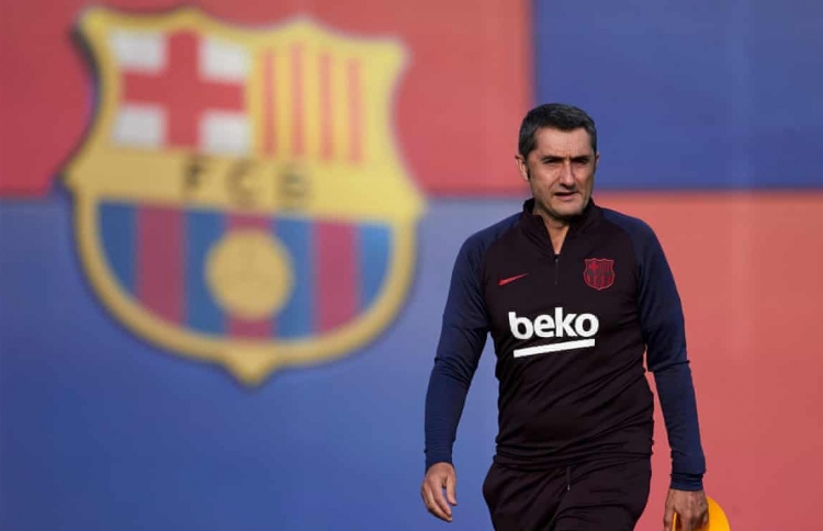 ފެވަރިޓަކީ ޕޮޗެޓިނޯ، ވަގުތީ ރޯލަށް ވަލްވަޑޭއަށް ބަލަނީ