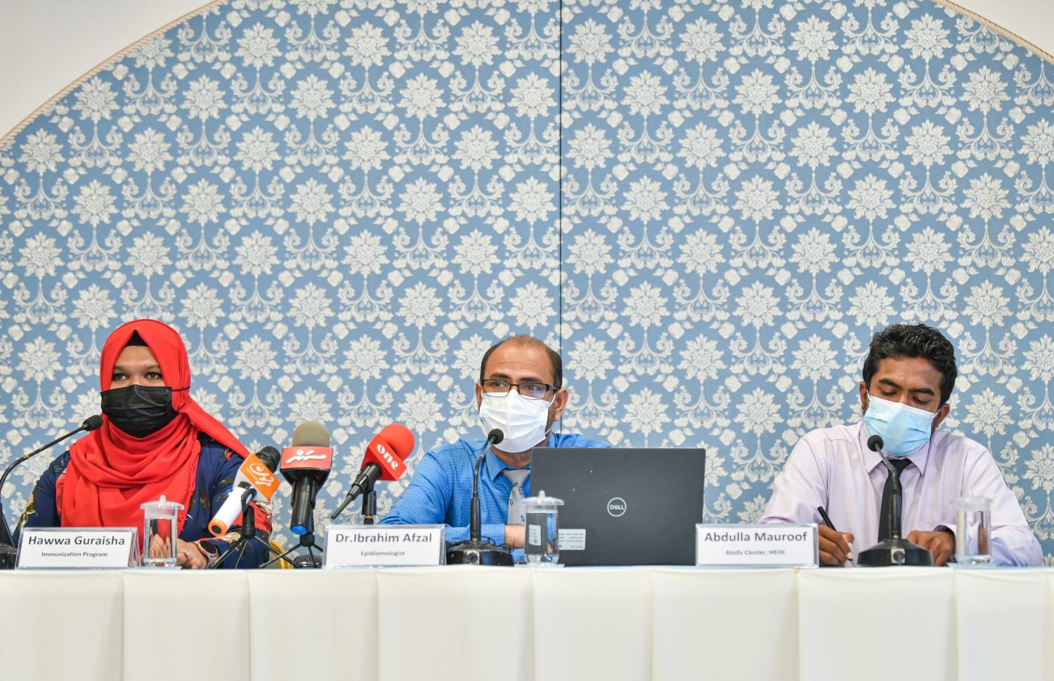 އެޗްޕީއޭއިން މިއަދު ބޭއްވި ނޫސްވެރިިންގެ ބައްދަލުވުމުގައި އަފްޒަލް ވާހަކަ ދައްކަވަނީ. --މިހާރު ފޮޓޯ/ފަޔާޒު މޫސާ