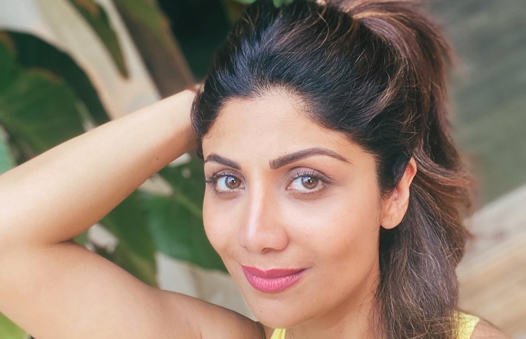 ޝިލްޕާއަށް ގިނަ ހުށަހެޅުންތަކެއް