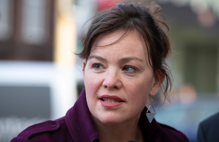 ވިހަން ހޮސްޕިޓަލަށް ދިޔައީ އަމިއްލައަށް ދުއްވާފައި