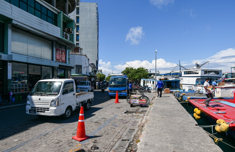 ބާޒާރުމަތީގައި ޕިކަޕްތައް ޕާކްކުރުން މަނާކޮށްފި
