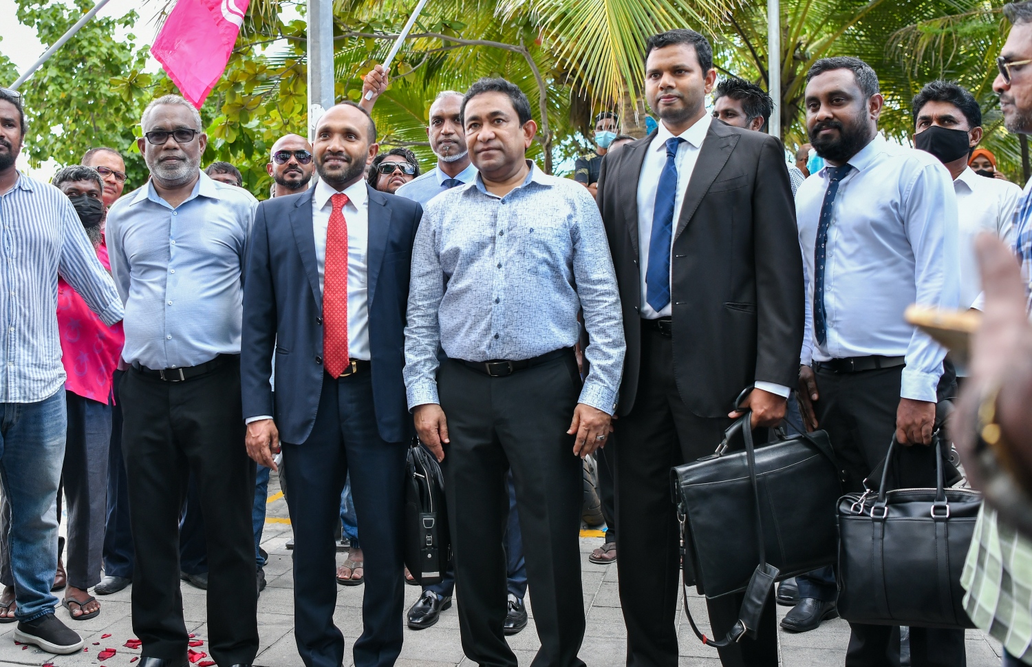 ޔާމީނާއި އެމަނިކުފާނުގެ ބައެއް ވަކީލުން -- ފޮޓޯ/މިހާރު