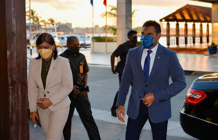 އައިއޯސީގެ ޝަރަފުވެރި މެހުމާނަކަށް ނައިބު ރައީސް