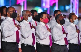 އިދިކޮޅު ޕީޕީއެމް/ޕީއެންސީ ކޯލިޝަނުން ބޭއްވި ޖަލްސާއެއްގައި އިދިކޮޅުގެ ލީޑަރު ކުރީގެ ރައީސް އަބްދުﷲ ޔާމީންއާ އެކު ކޯލިޝަނުގެ އިސްވެރިން.-- ފޮޓޯ: ފަޔާޒް މޫސާ / މިހާރު