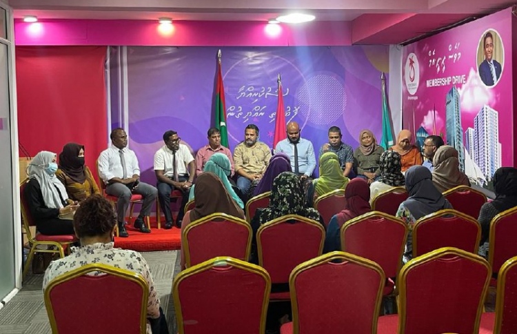 ވަޒީފާ ގެއްލުނު މުވައްޒަފުންނަށް އިދިކޮޅުން ގާނޫނީ އެހީ