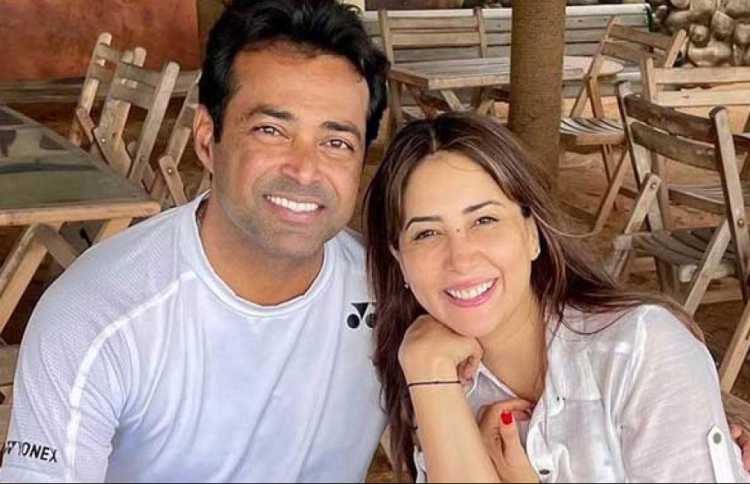 ކިމް އާއި ޓެނިސް ތަރި ލިއަންޑާ ކައިވެންޏާ ދިމާއަށް