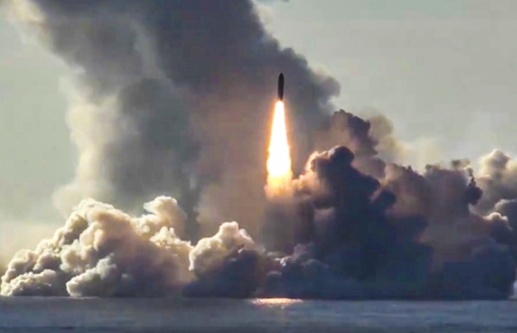 ދުވެލި އެންމެ ބާރު މިސައިލް ރަޝިޔާގައި އުފައްދަނީ