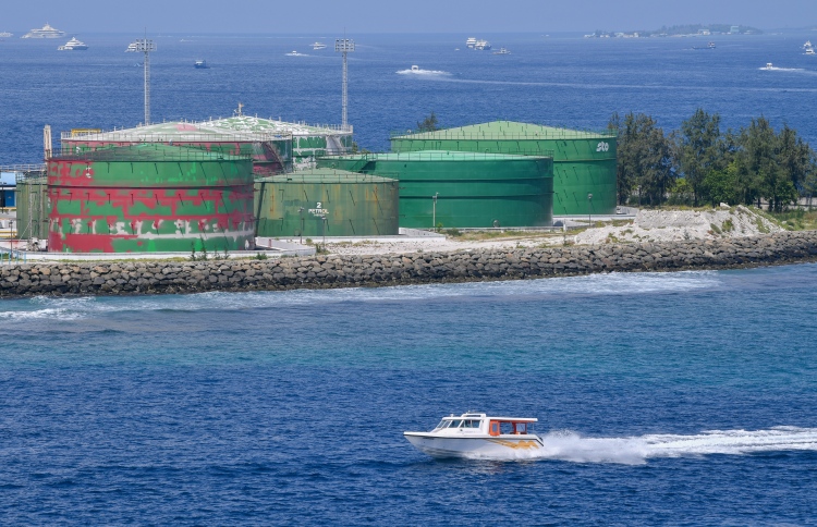 ފުނަދޫގެ ފިއުލް ސްޓޯރޭޖު މާގިރިފަޅަށް ބަދަލުކުރަނީ