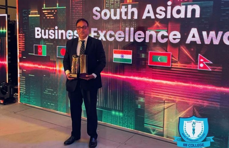 އެމްއައި ކޮލެޖަށް ދެކުނުއޭޝިއާގެ ޝަރަފުވެރި ދެ އެވޯޑް