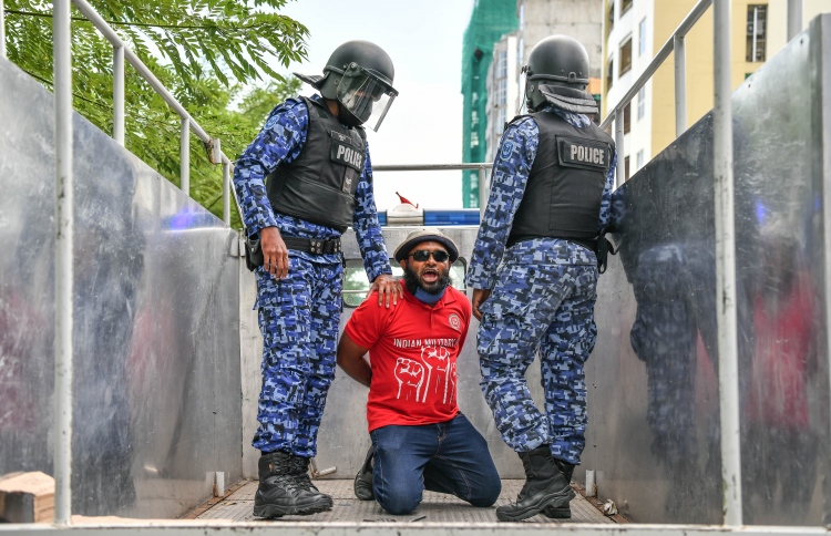 މީހުން ހައްޔަރުކުރަނީ އިސްވެރިންގެ އޯޑަރަށް: ޕީޕީއެމް