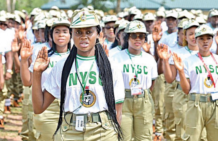 އިންނަން އެއްބަސްވި އަންހެން އޮފިސަރަކު ހައްޔަރުކޮށްފި