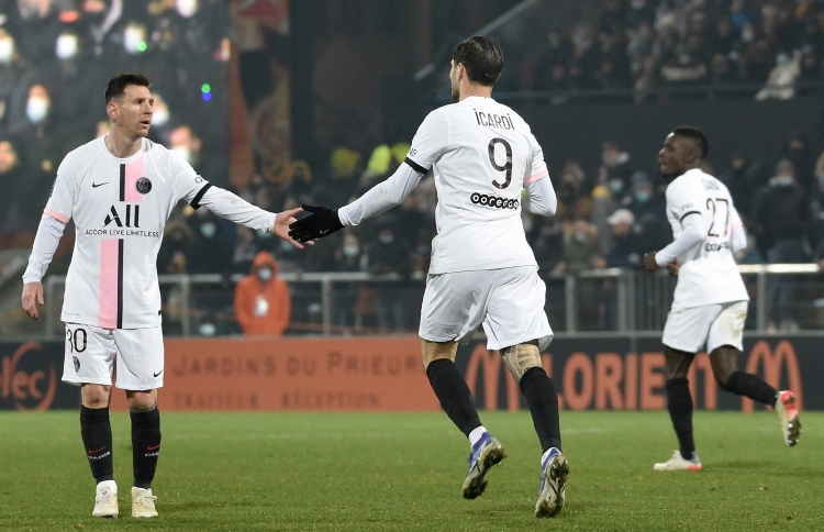 ރާމޯސް އަށް ރަތްކާޑު، ޕީއެސްޖީ ސަލާމަތްކުރީ އިކާޑީ