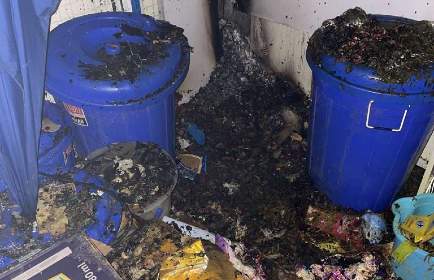 އެސްބީ ފިހާރައިގައި ރޯވެ ލިބިފައި ހުރި ގެއްލުން.-- ފޮޓޯ: އެމްއެންޑީއެފް