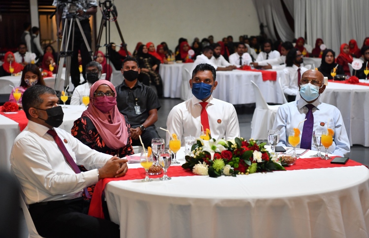 އާސަންދައަށް 10 އަހަރު: ފަރުވާއަށް 16 ބިލިއަން