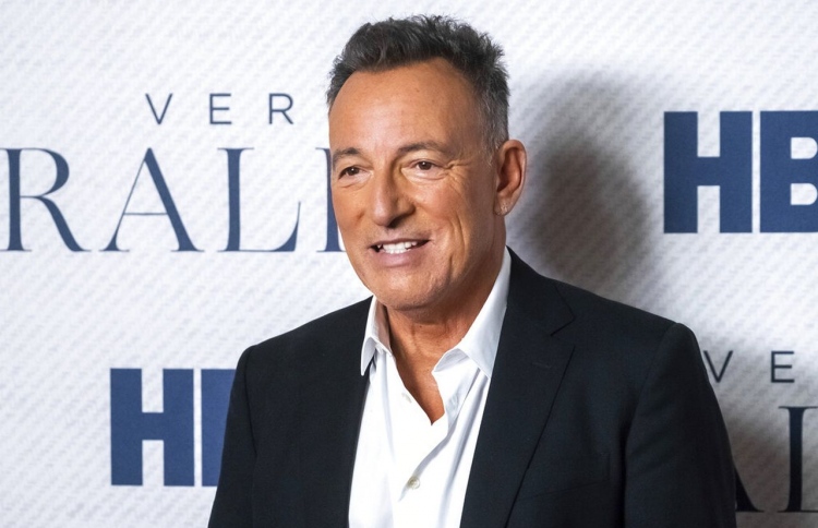 ސްޕްރިންގްސްޓީންގެ މިއުޒިކް ސޮނީ އަށް ވިއްކާލައިފި