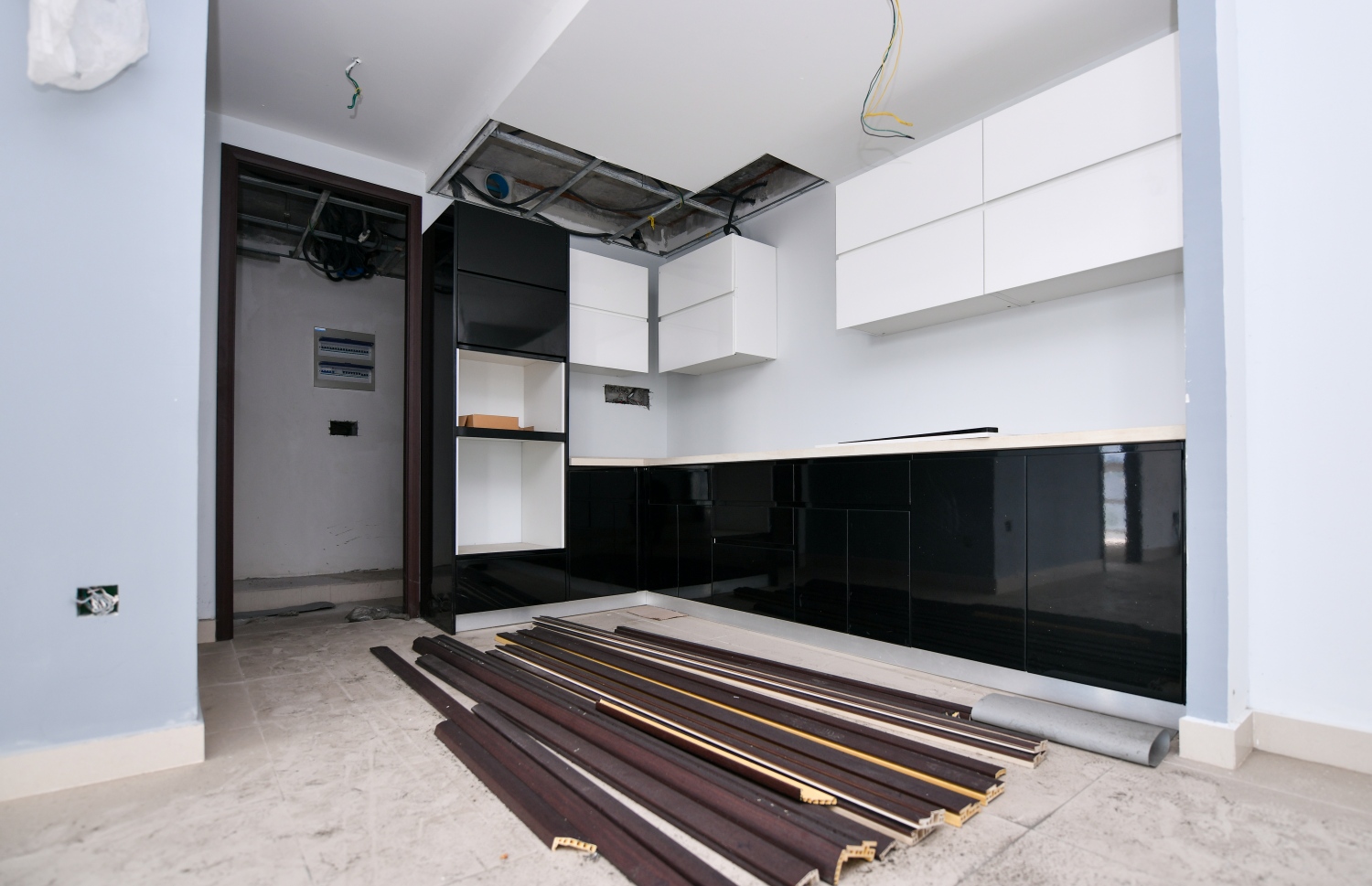 ފްލެޓެއްގެ އެތެރޭގައި މަސައްކަތް ކުރިއަށް ދަނީ: އެއްބަސްވުމުގައި އޮތް ތާރީހަށް ނުނިމުނަސް މި އަހަރުގެ ތެރޭގައި ނިމޭނެ ކަމަށް ޕްލޭނިން މިނިސްޓްރީން ބުނޭ.