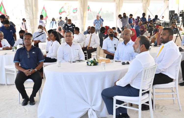 މާފުށީ ޕިކްނިކް އައިލެންޑް ކައުންސިލާ ހަވާލުކޮށްފި