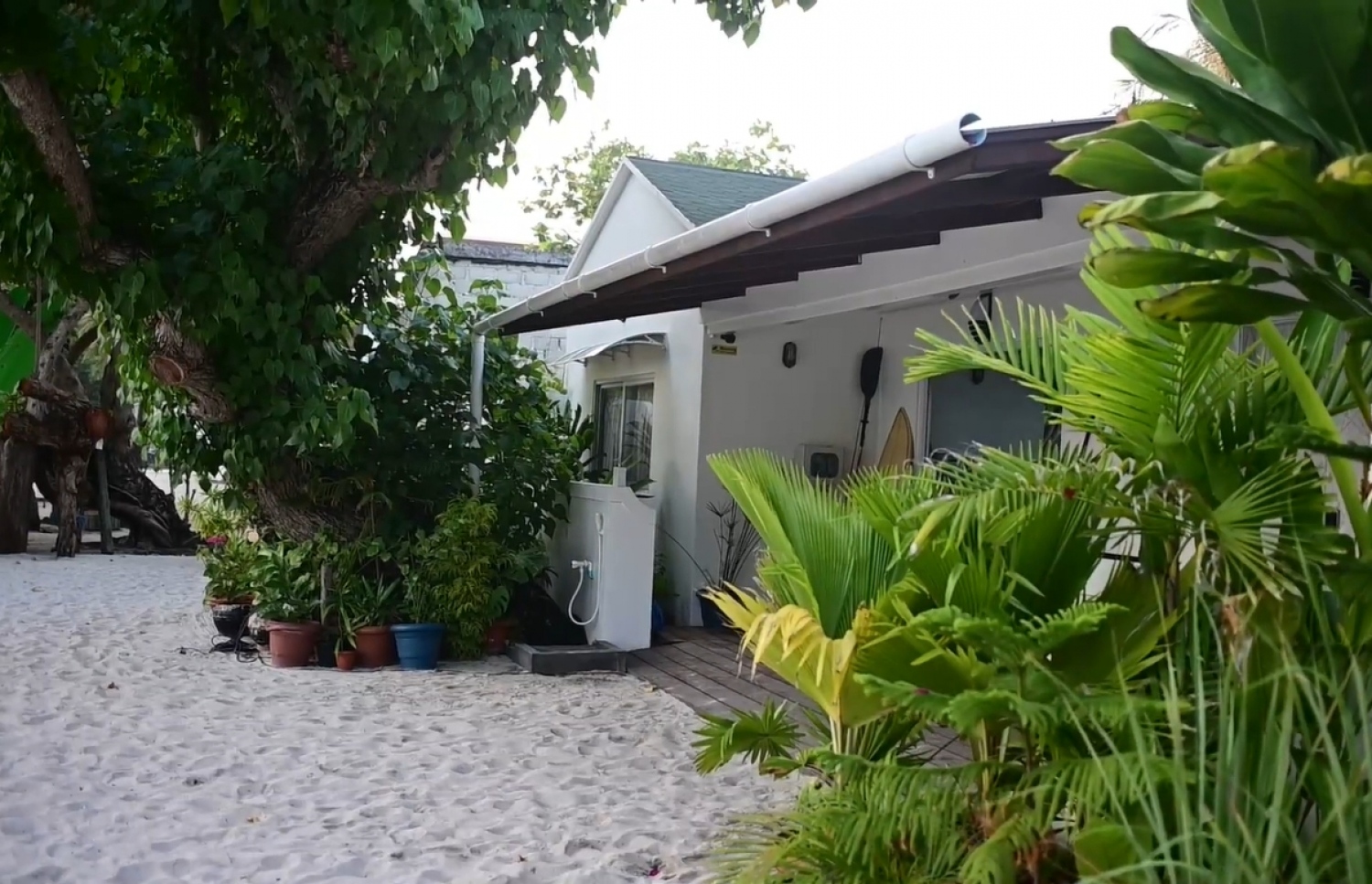 ވ. ފުލިދޫގެ ގެސްޓް ހައުސްއެއް: ވ. އަތޮޅުގައި ލޯކަލް ޓޫރިޒަމް އެންމެ ކުރިއަރާފައިވާ އެއް ރަށް.-- ފޮޓޯ: މިހާރު