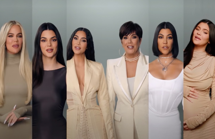 ކަޑޭޝިއަން/ޖެނާ އާއިލާގެ އާ ޝޯގެ ފަސްޓް ލުކް