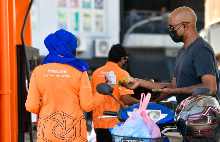 ތިން ހަފުތާގައި ދެވަނަ ފަހަރަށް ތެލުގެ އަގު ބޮޑުކޮށްފި