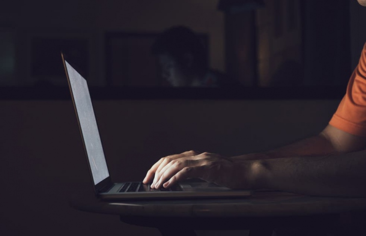 އަންހެނުންތަކެއް ވިއްކަން ޖެހި އިންޑިއާ މީހަކު ހައްޔަރު