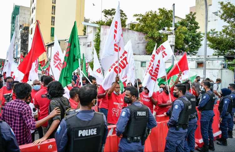 މުޒާހަރާގައި އެޗްޕީއޭގެ ގައިޑްލައިނަށް އުޅެން ގޮވާލައިފި