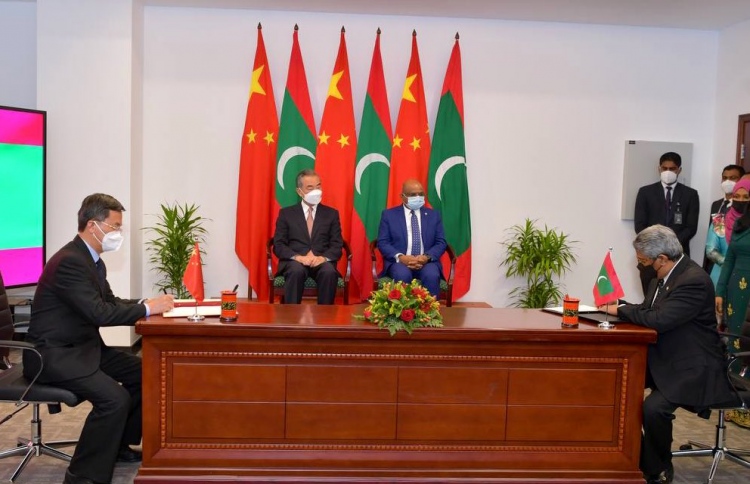 ޗައިނާއިން ރާއްޖެއަށް 960 މިލިއަންގެ ހިިލޭ އެހީ ދެނީ