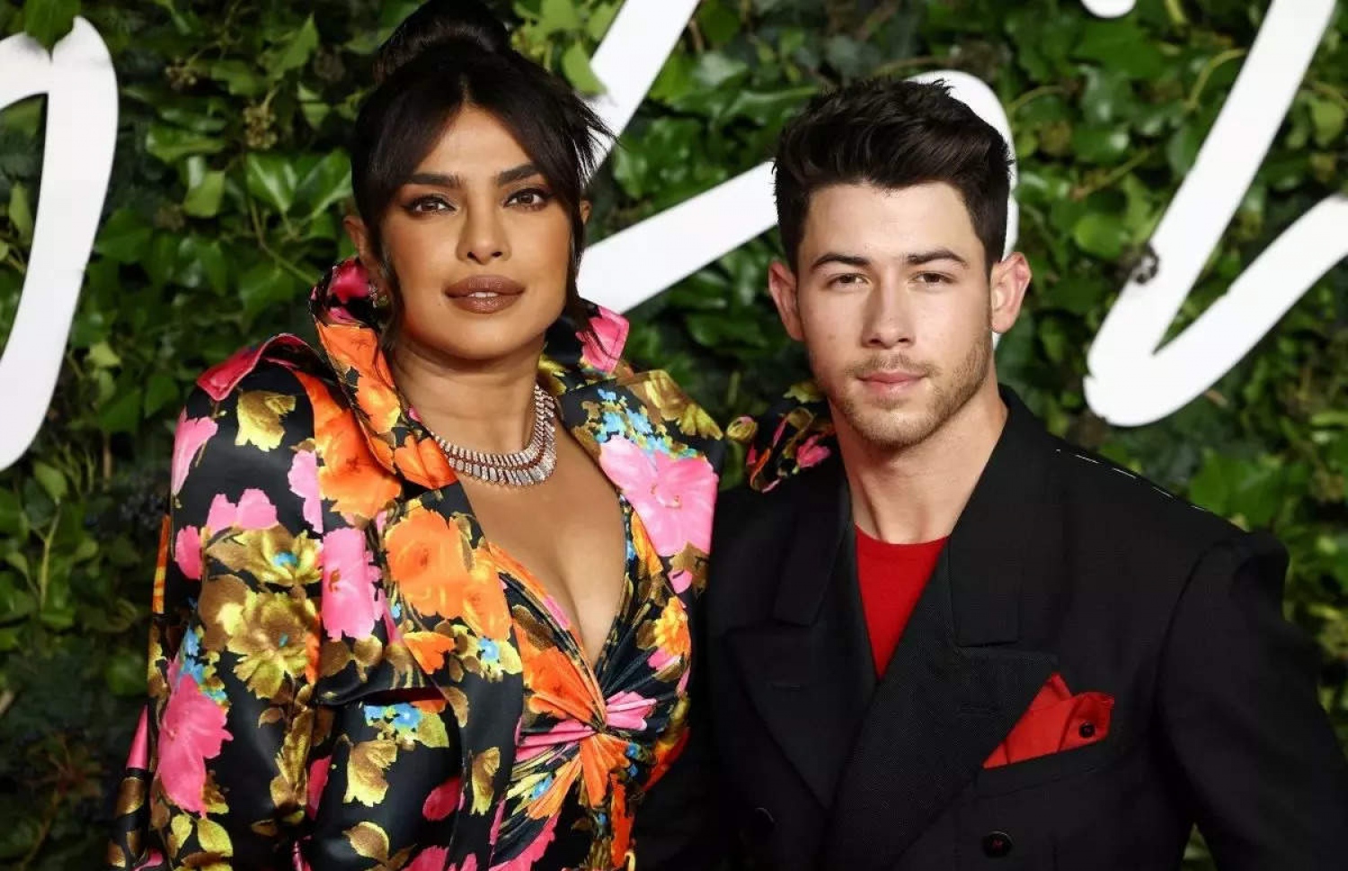 ޕްރިޔަންކާ އޭނާގެ ފިރިމީހާ ނިކް ޖޯނަސްއާ އެކު