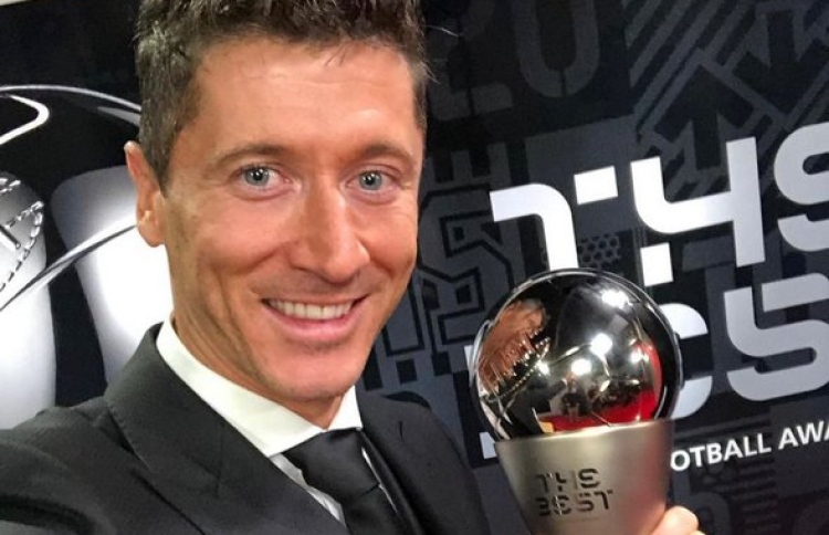 މިއަހަރުގެ ވެސް ފީފާގެ މޮޅު ކުޅުންތެރިޔަކީ ލެވަންޑޯސްކީ