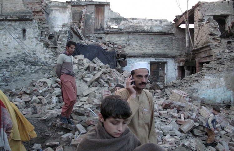 ބާރު ގަދަ ބިންހެލުމެއްގައި އަފްގާނުން 280 މަރު