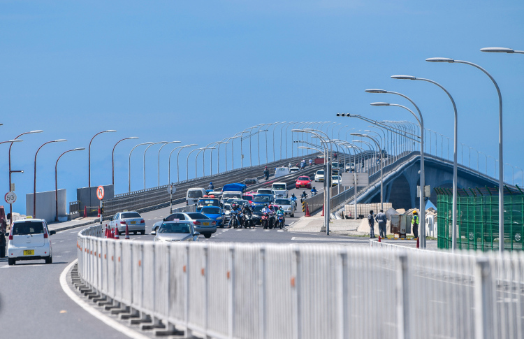 ބްރިޖުން ދަނިކޮށް ކަރުގައި ކަންވާރު އެޅި އަނިޔާވެއްޖެ