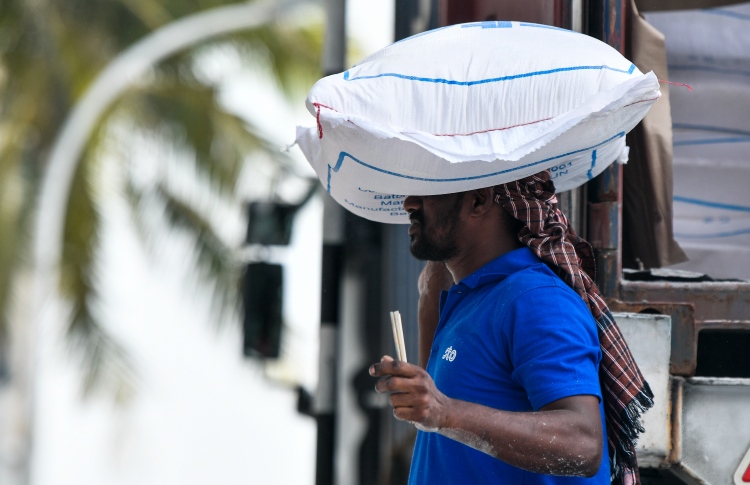 ފުށް ބަސްތާތަކެއް ވެއްޓި ދެ މީހަކަށް އަނިޔާވެއްޖެ