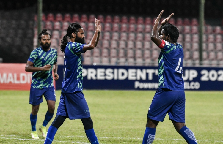 އަތީގްގެ ހެޓްރިކުން ސަސްއިން ގްރާންޑޭ ބަލިކޮށްފި