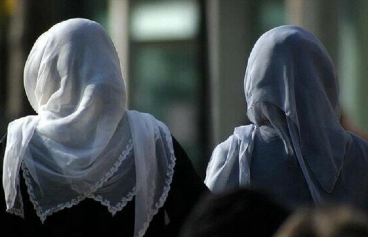 ބުރުގާ މައްސަލައިގައި ކޮލެޖްތައް ތިން ދުވަހަށް ބަންދު