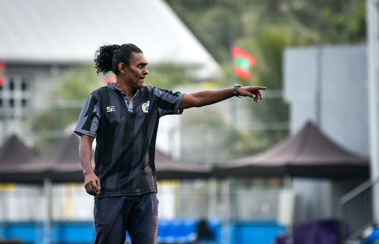 ގައުމީ ޓީމު ނެގިގޮތާމެދު ކުޑަ ހީނާ ސުވާލު އުފައްދައިފި