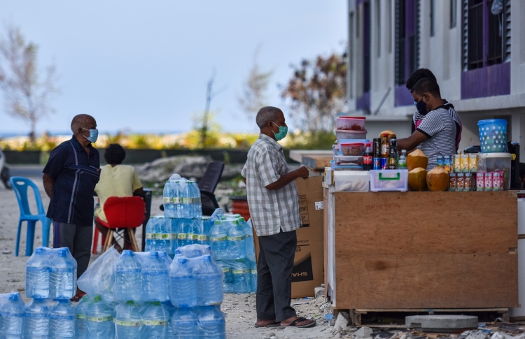 ޑައިންމޯ އާއި މީޑިއާ ނެޓާއި އޮފީހެއް ހިޔާ ފްލެޓަށް