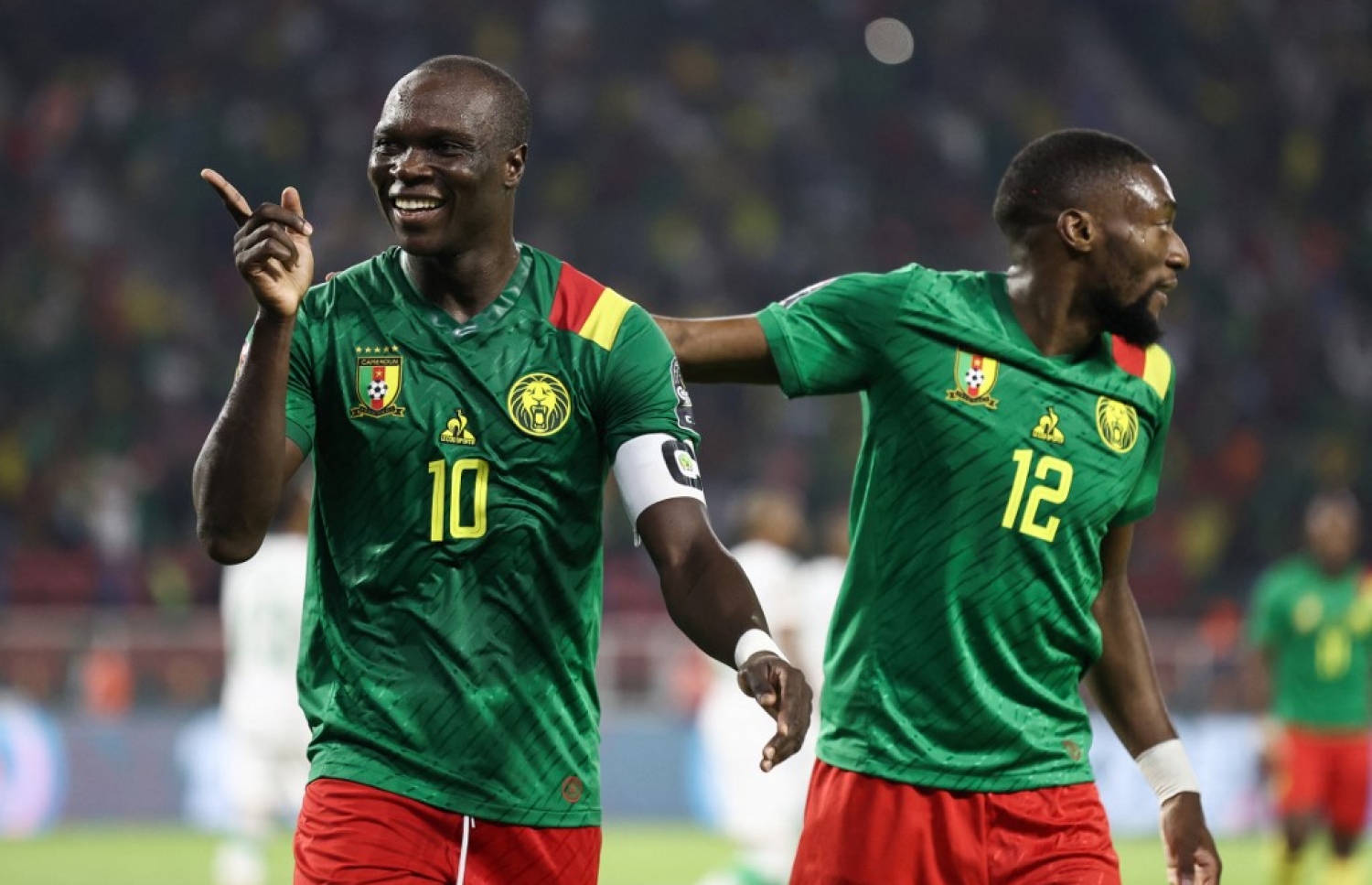 ކެމަރޫންގެ ކެޕްޓަން ރޭގެ މެޗުގައި ލަނޑުޖެހުމަށް ފަހު.-- ފޮޓޯ: އޭއެފްޕީ