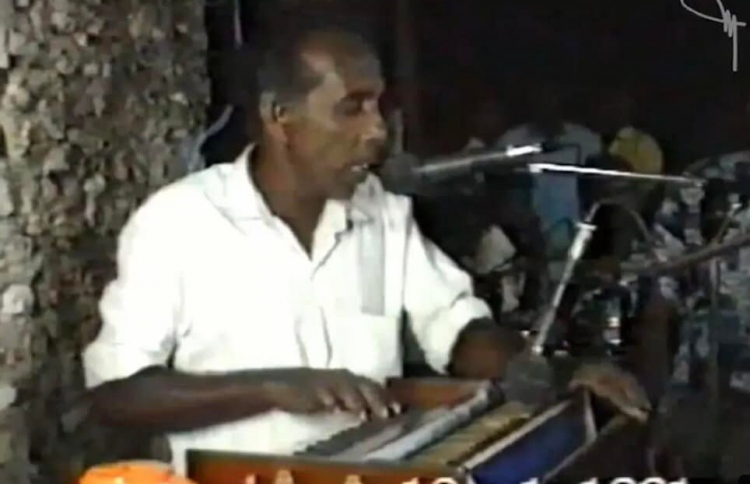 މަޝްހޫރު ލަވަކިޔުންތެރިޔާ ދޮން މޫސަ ނިޔާވެއްޖެ