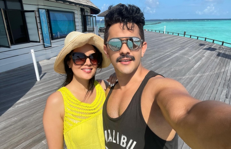 އަދިތުޔާ ބައްޕައަކަށް ވަނީ