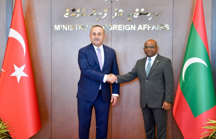 ދިވެހިން ތުރުކީއަށް ދާން ވިސާ ނަގަން ނުޖެހޭގޮތް ހަދަނީ