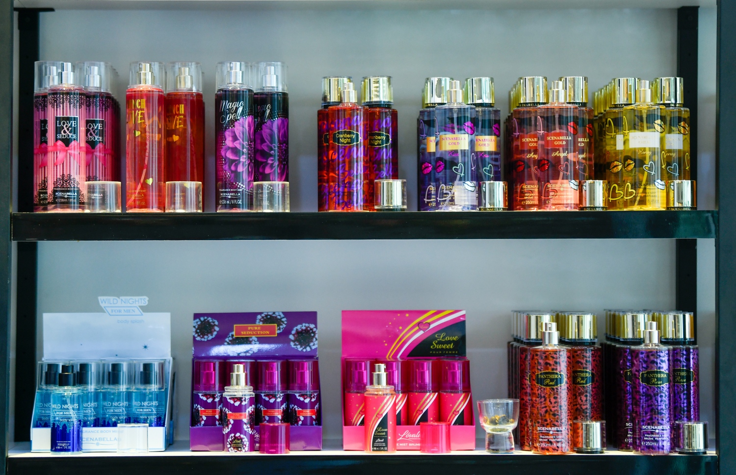 ސެނެބެއްލާ ބޮޑީ މިސްޓް: ހޯލްސޭލްކޮށް ހާއްސަ އަގެއްގައި ލިބޭނެ-- ފޮޓޯ: ފަޔާޒު މޫސާ/މިހާރު