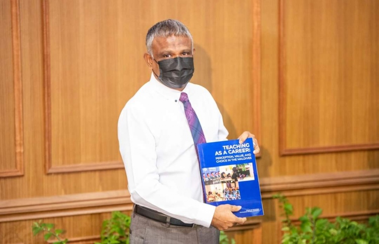 މުސާރަ ކުޑަވެފައި މަސައްކަތުގެ ވަގުތު ނޭނގެ: ޓީޗަރުން