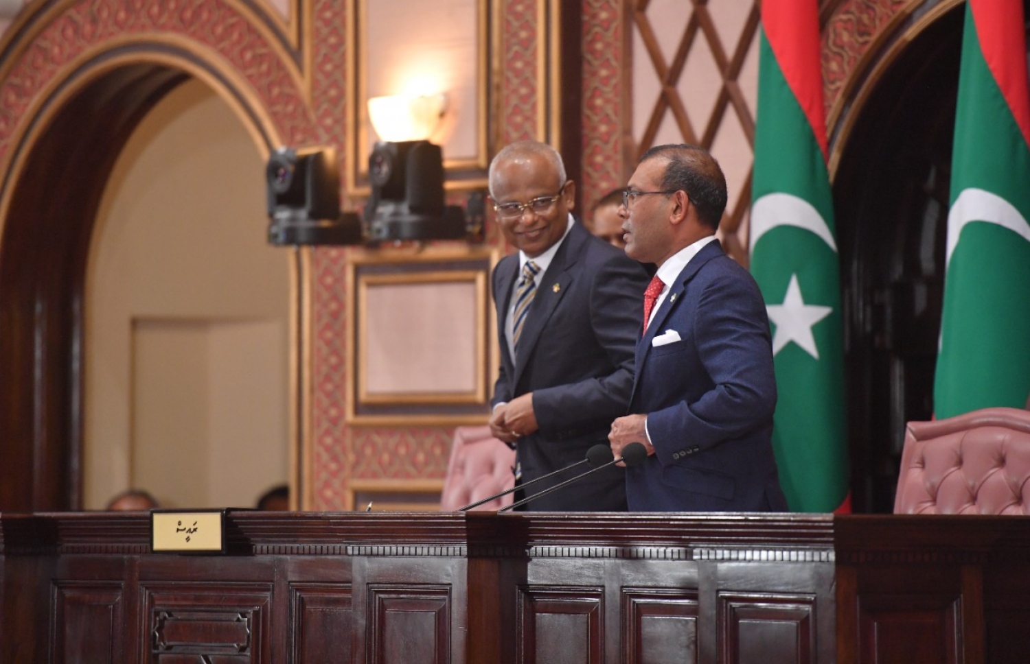 ރައްޔިތުންގެ މަޖިލިސް މިއަހަރަށް ހުޅުވާ ރަސްމިއްޔާތުގައި ރައީސް އިބްރާހިމް މުހައްމަދު ސޯލިހާއި މަޖިލީހުގެ ރައީސް މުހައްމަދު ނަޝީދު-- ފޮޓޯ: ރައްޔިތުންގެ މަޖިލިސް